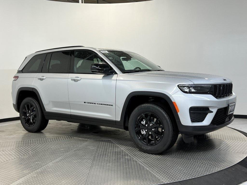 new 2025 Jeep Grand Cherokee car, priced at $36,401