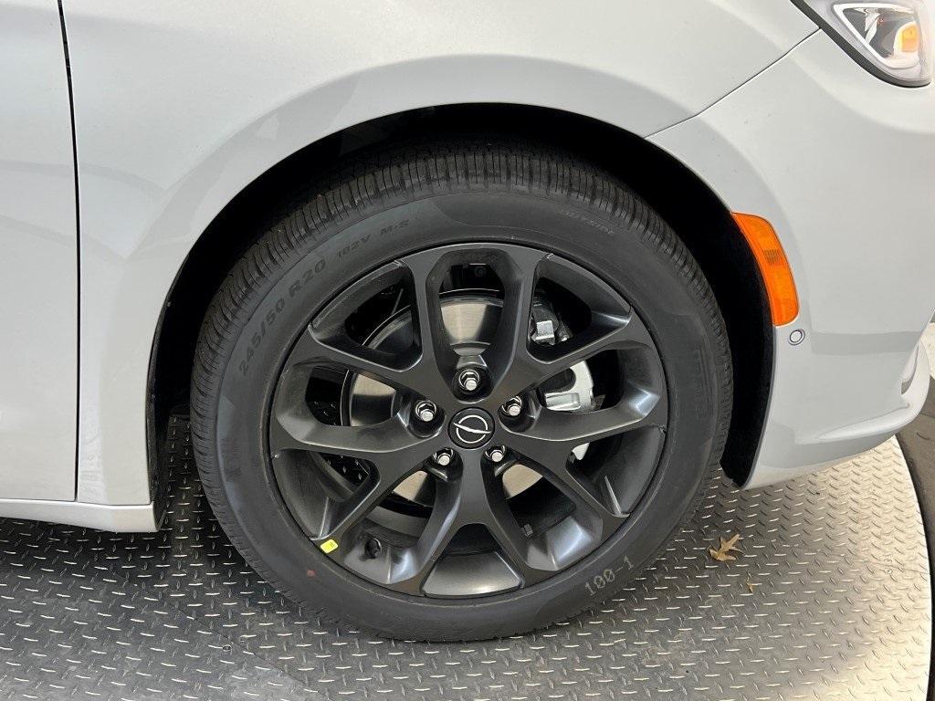 new 2026 Chrysler Pacifica car, priced at $45,241