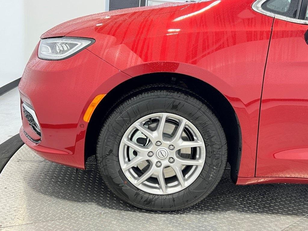 new 2026 Chrysler Pacifica car, priced at $36,498