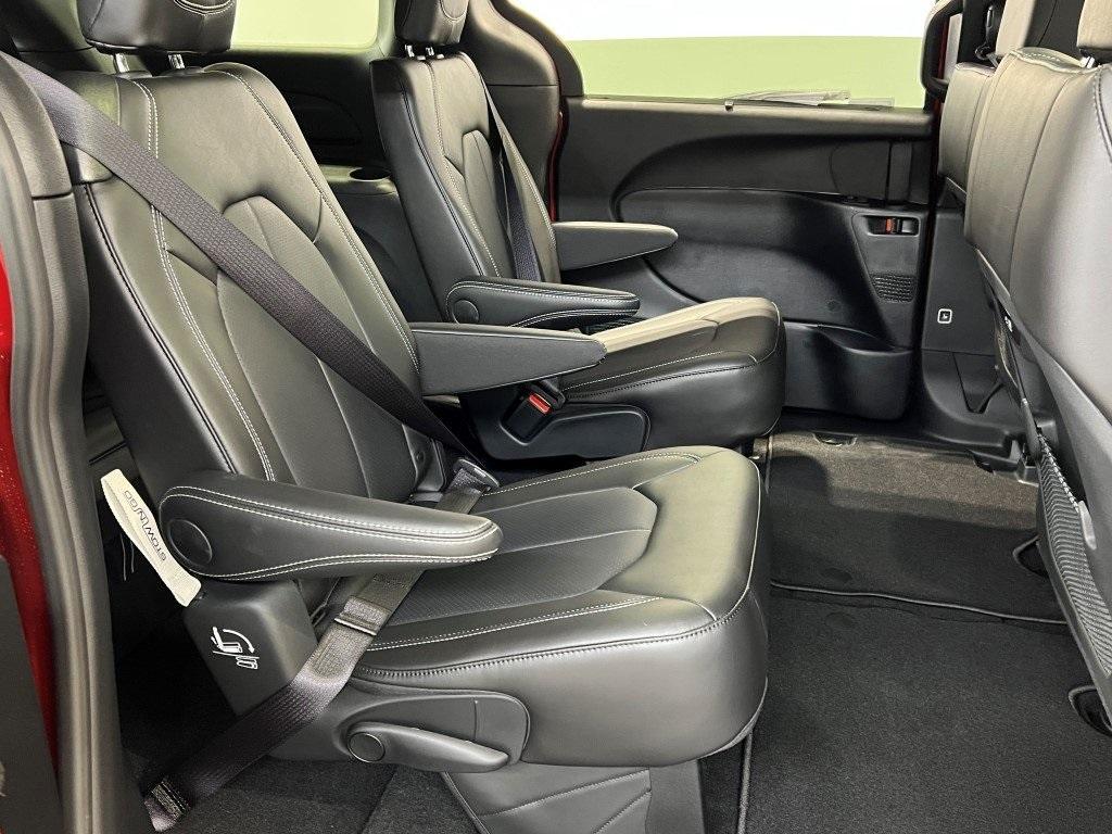 new 2026 Chrysler Pacifica car, priced at $36,498