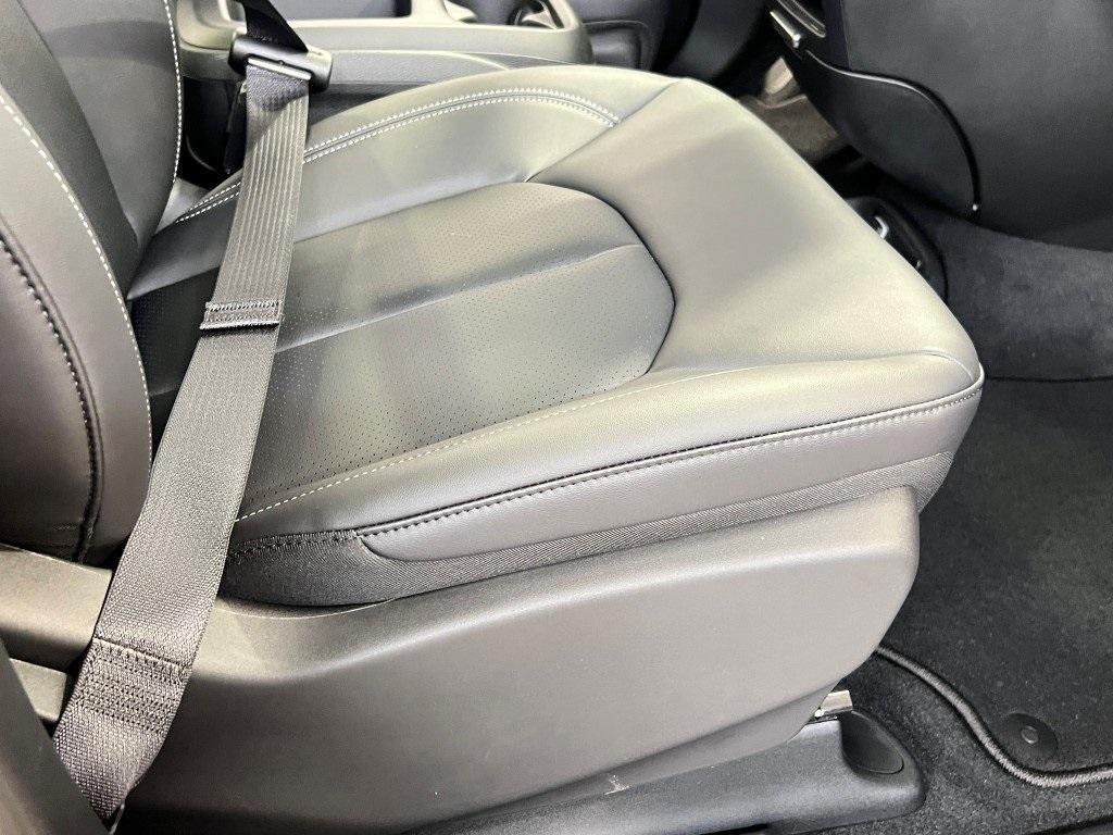 new 2026 Chrysler Pacifica car, priced at $36,498