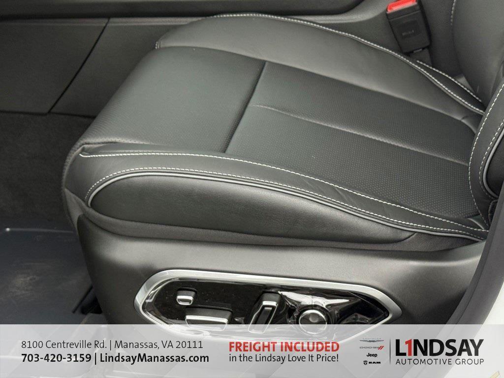 new 2025 Jeep Grand Cherokee car, priced at $56,292