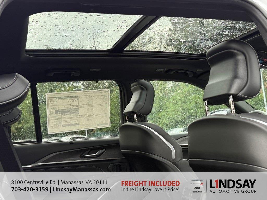 new 2025 Jeep Grand Cherokee car, priced at $56,292