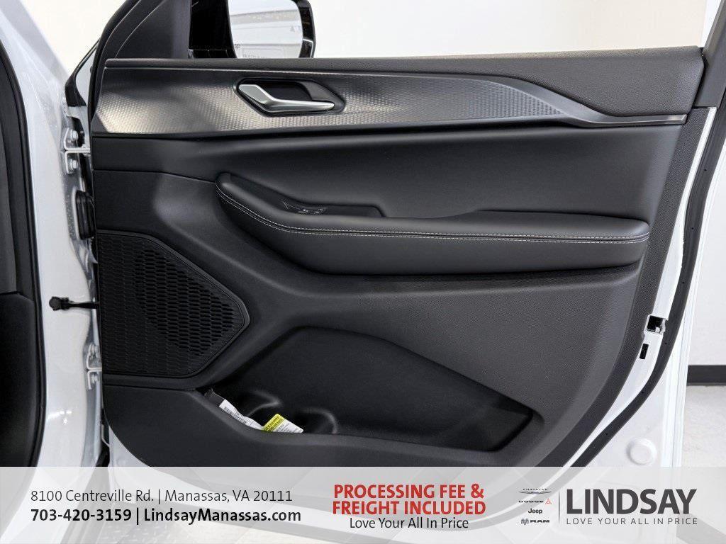 new 2025 Jeep Grand Cherokee car, priced at $39,320