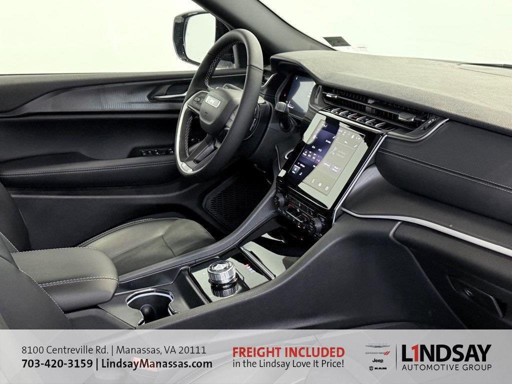 new 2025 Jeep Grand Cherokee car, priced at $38,320