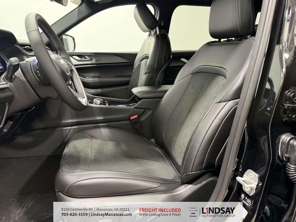 new 2025 Jeep Grand Cherokee car, priced at $38,338