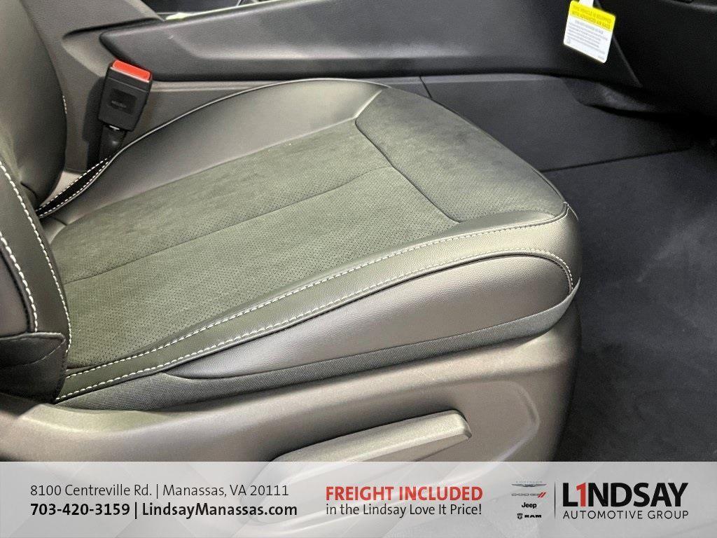 new 2025 Jeep Grand Cherokee car, priced at $38,366