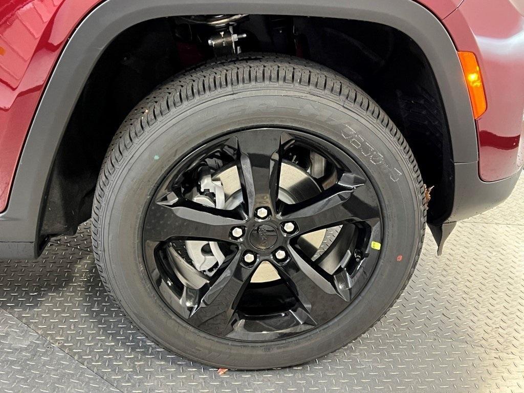 new 2025 Jeep Grand Cherokee car, priced at $40,252