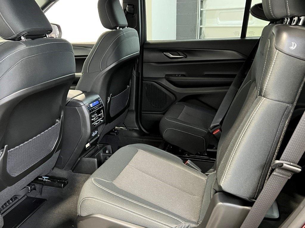 new 2025 Jeep Grand Cherokee L car, priced at $37,113