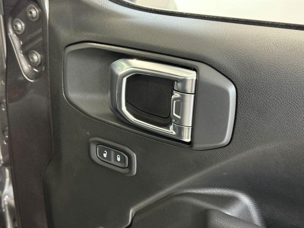 new 2026 Jeep Wrangler car, priced at $48,235