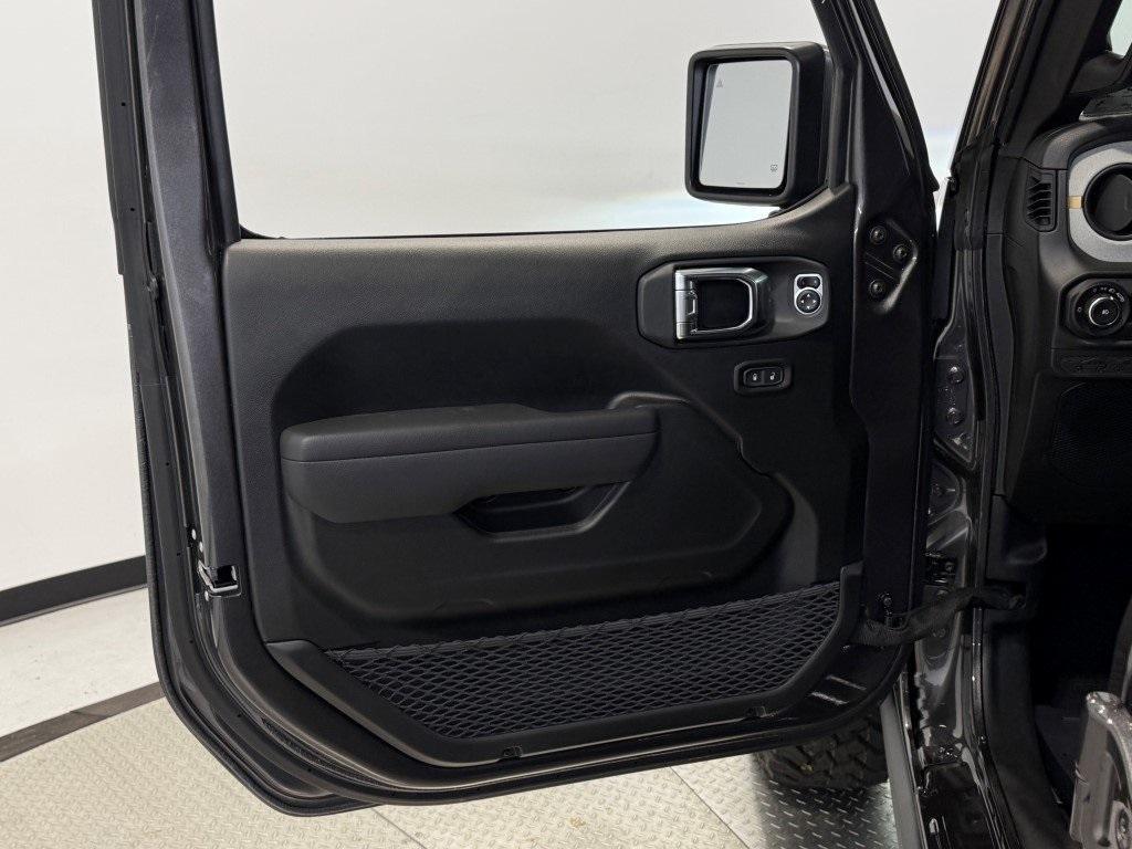 new 2026 Jeep Wrangler car, priced at $48,235