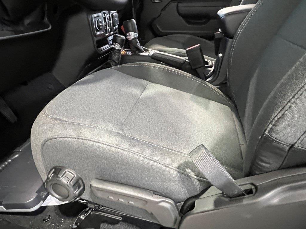 new 2026 Jeep Gladiator car, priced at $45,971