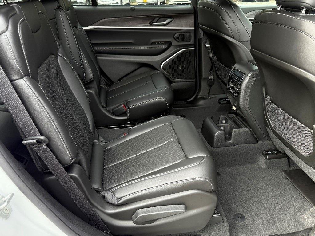 new 2025 Jeep Grand Cherokee L car, priced at $47,700