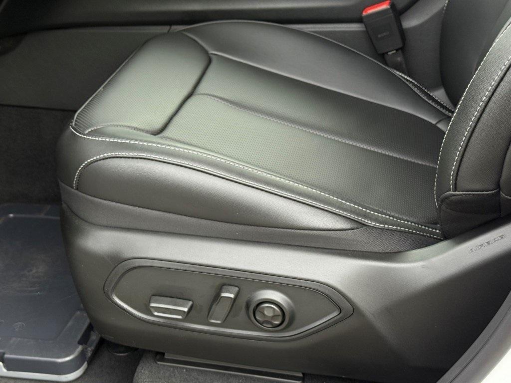 new 2025 Jeep Grand Cherokee L car, priced at $47,700