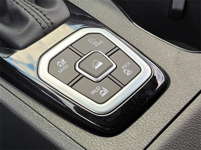 new 2026 Nissan Frontier car, priced at $39,704