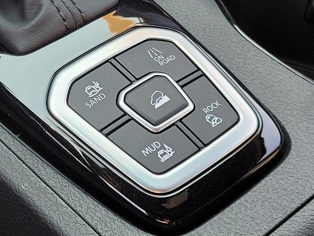 new 2026 Nissan Frontier car, priced at $39,109