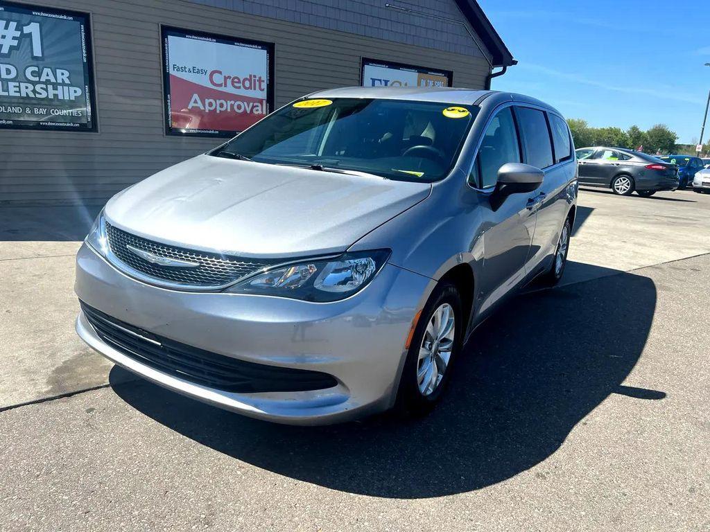 used 2017 Chrysler Pacifica car, priced at $6,995