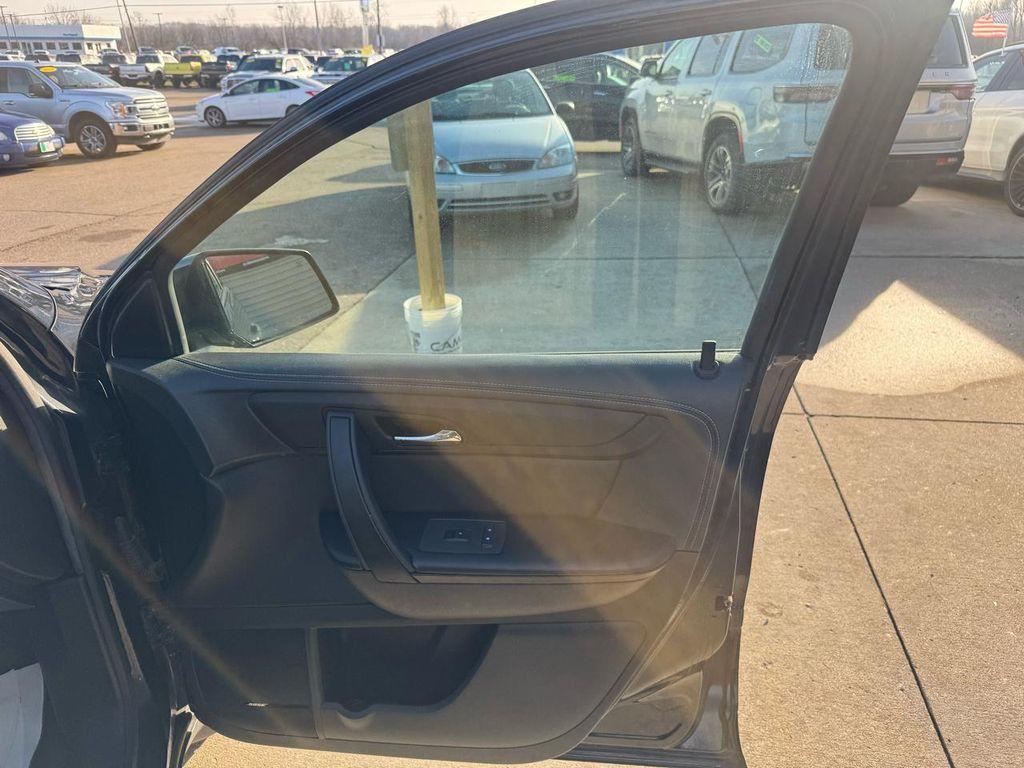 used 2017 Chevrolet Traverse car, priced at $3,995