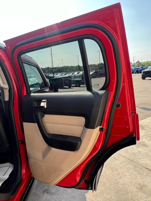 used 2006 Hummer H3 car, priced at $3,995