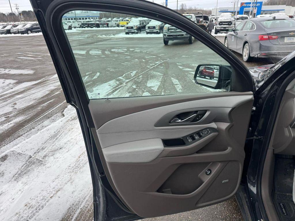 used 2018 Chevrolet Traverse car, priced at $12,995