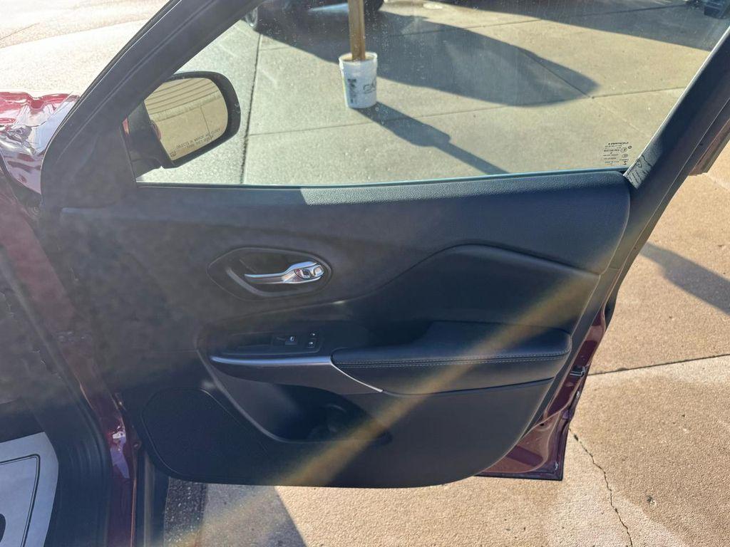 used 2019 Jeep Cherokee car, priced at $8,995