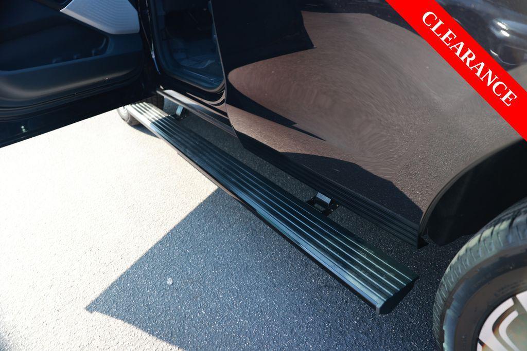 used 2025 Lincoln Navigator car, priced at $99,212
