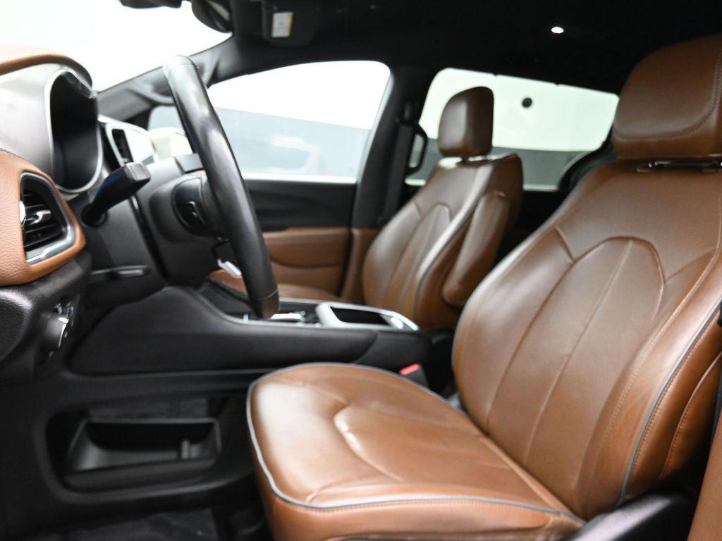 used 2021 Chrysler Pacifica Hybrid car, priced at $25,621