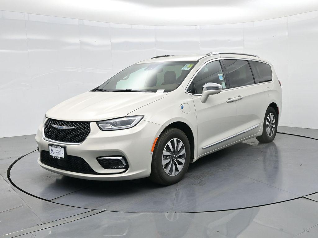 used 2021 Chrysler Pacifica Hybrid car, priced at $25,621