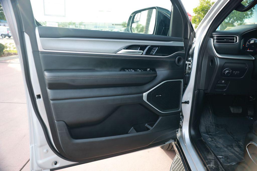 new 2026 Jeep Grand Wagoneer L car, priced at $69,055