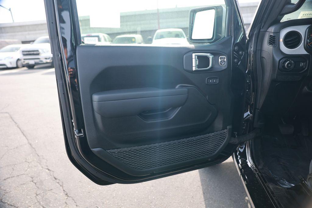 new 2026 Jeep Wrangler car, priced at $44,460