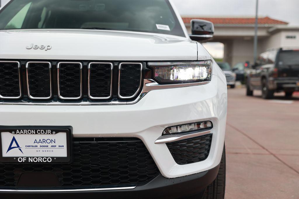 new 2025 Jeep Grand Cherokee car, priced at $42,165
