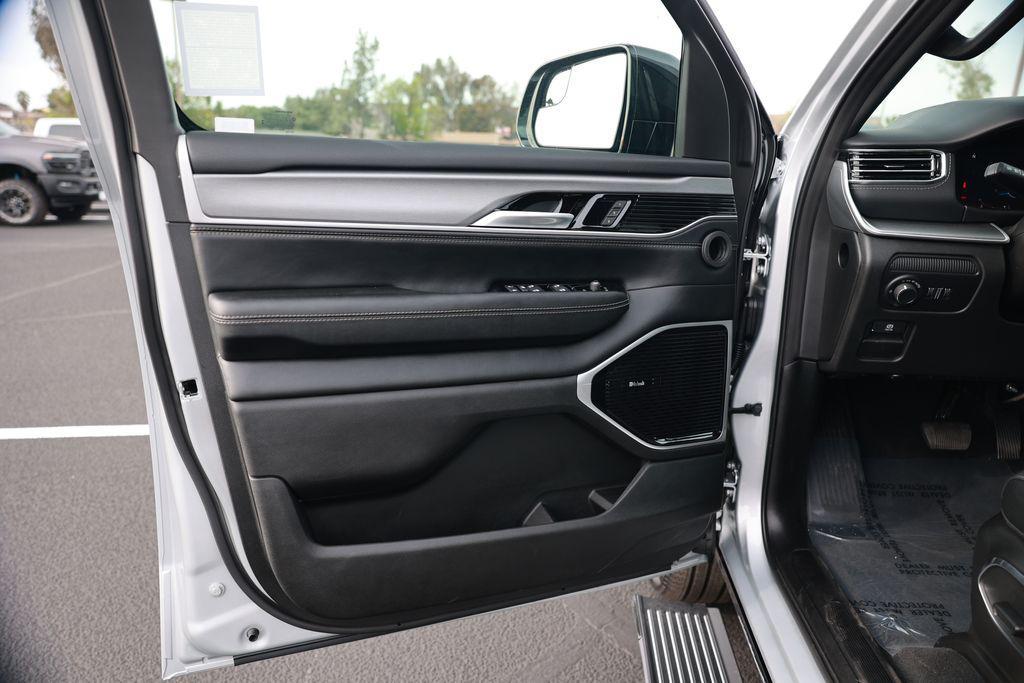 new 2026 Jeep Grand Wagoneer L car, priced at $85,555