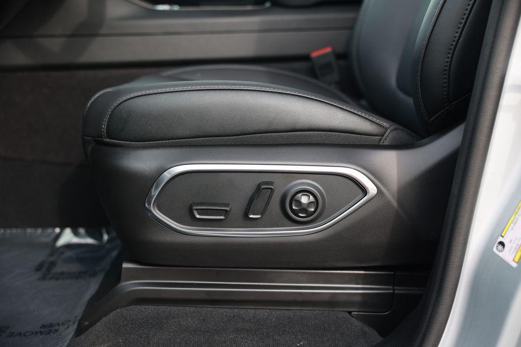 new 2026 Jeep Grand Wagoneer L car, priced at $85,555