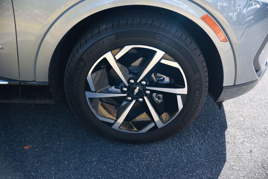 used 2025 Chevrolet Equinox EV car, priced at $22,655