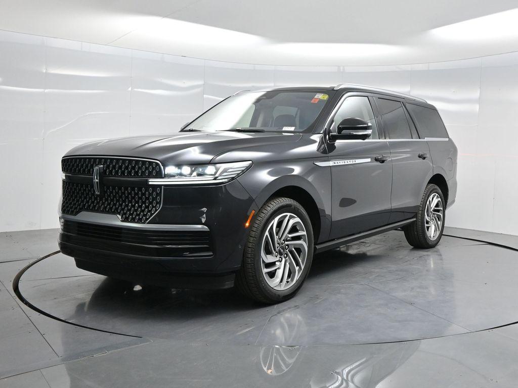 used 2025 Lincoln Navigator car, priced at $87,273