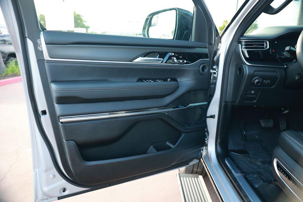 new 2026 Jeep Grand Wagoneer L car, priced at $103,200