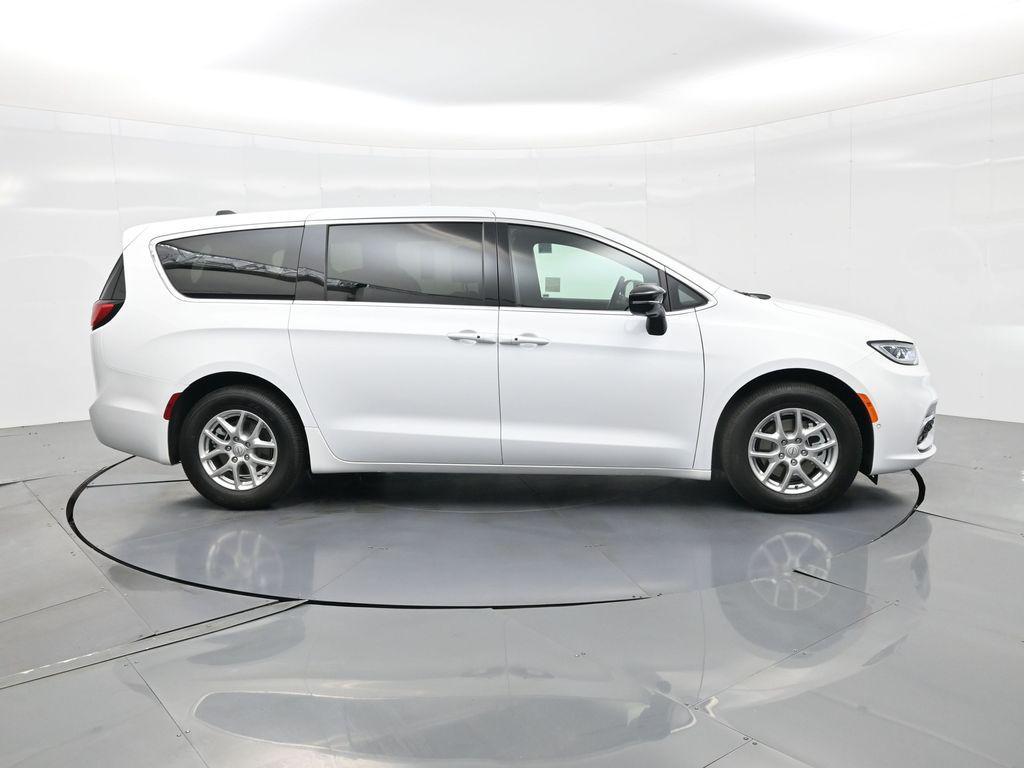 new 2026 Chrysler Pacifica car, priced at $45,145