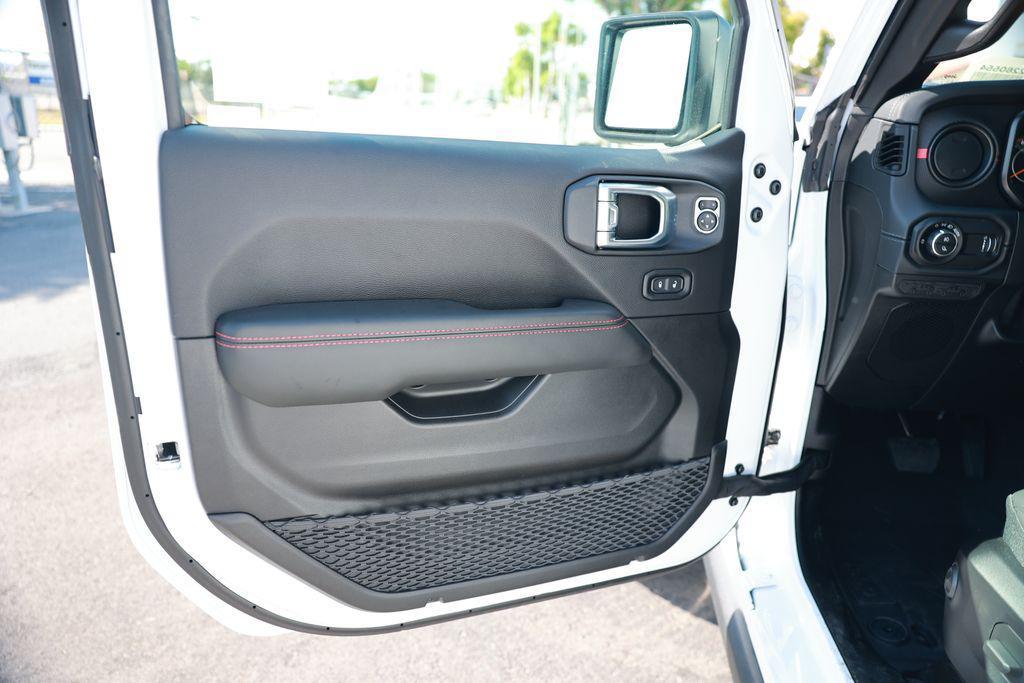 new 2026 Jeep Gladiator car, priced at $62,610