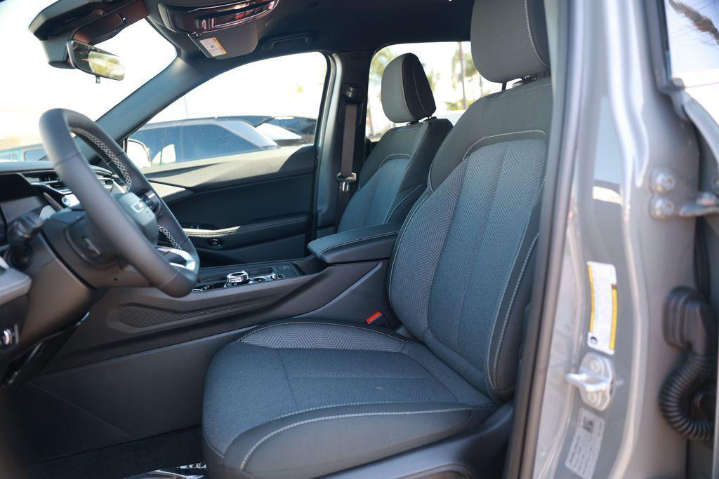 new 2026 Jeep Cherokee car, priced at $39,615