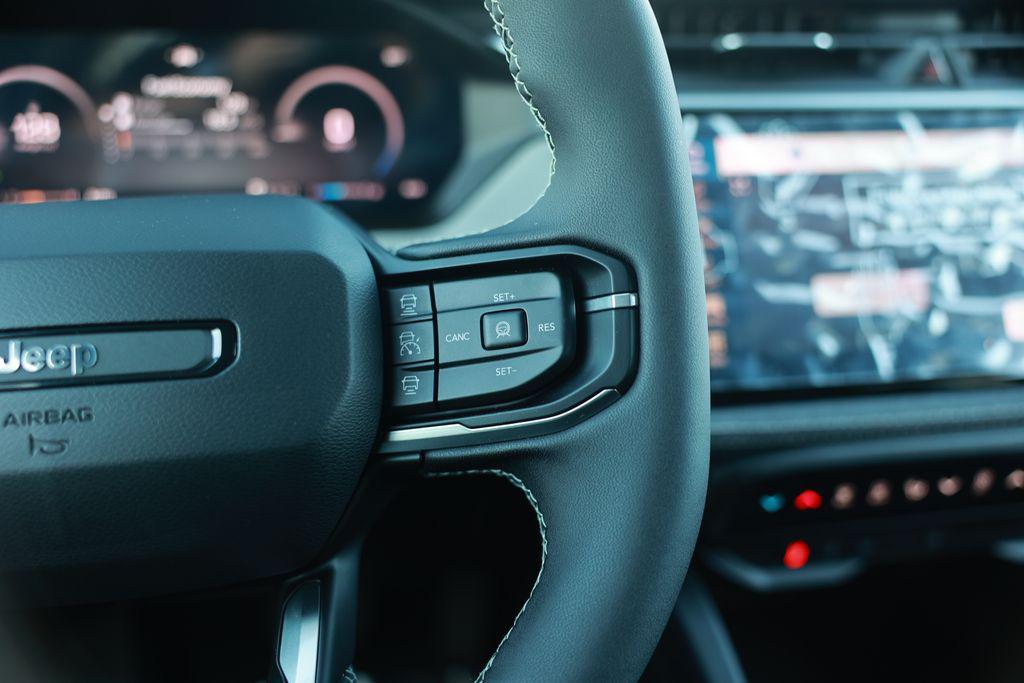 new 2026 Jeep Cherokee car, priced at $39,615