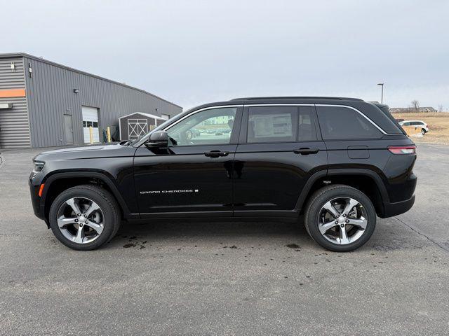 new 2026 Jeep Grand Cherokee car, priced at $52,990