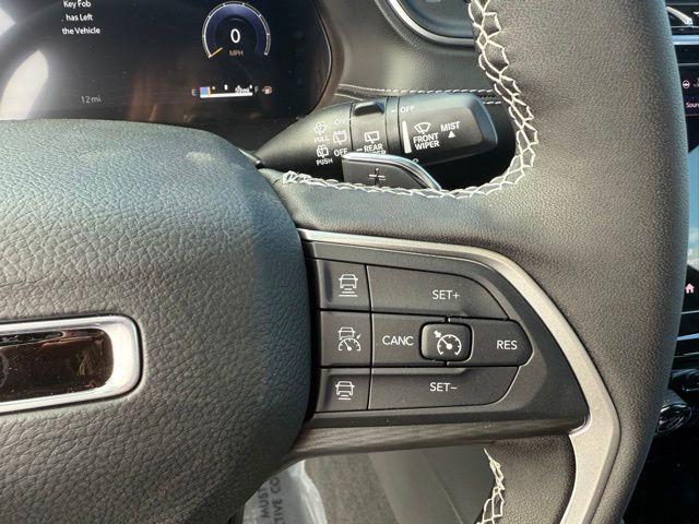 new 2025 Jeep Grand Cherokee car, priced at $45,987