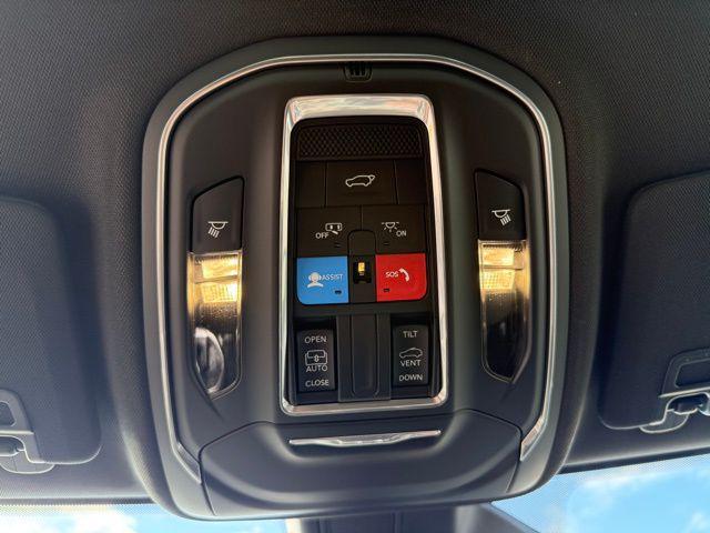 new 2025 Jeep Grand Cherokee car, priced at $45,987