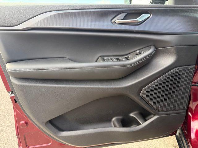 new 2025 Jeep Grand Cherokee car, priced at $45,987