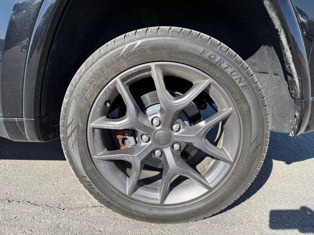 used 2021 Jeep Grand Cherokee car, priced at $28,000