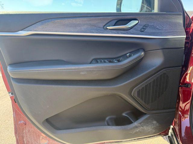 used 2024 Jeep Grand Cherokee car, priced at $39,000