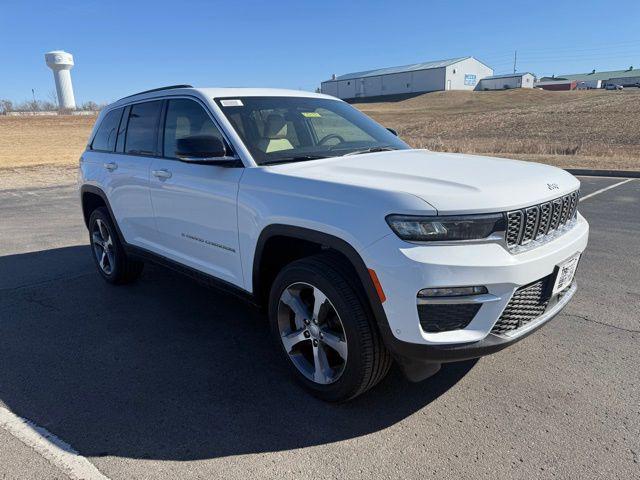 new 2025 Jeep Grand Cherokee car, priced at $47,500