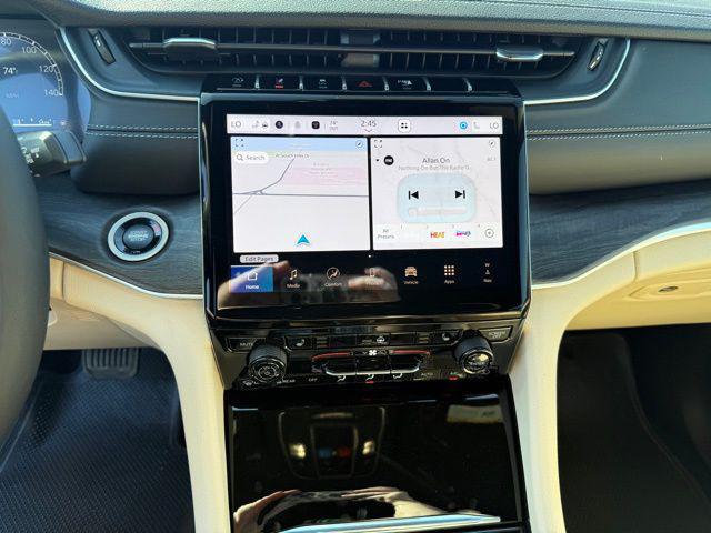 new 2025 Jeep Grand Cherokee car, priced at $44,550