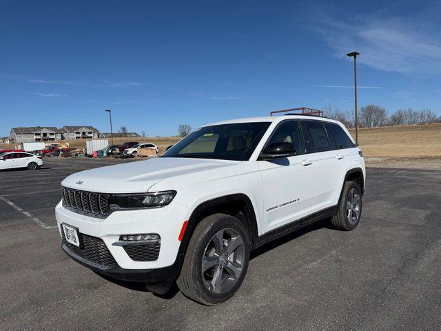 new 2025 Jeep Grand Cherokee car, priced at $44,550