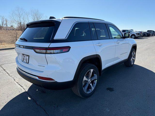 new 2025 Jeep Grand Cherokee car, priced at $44,550